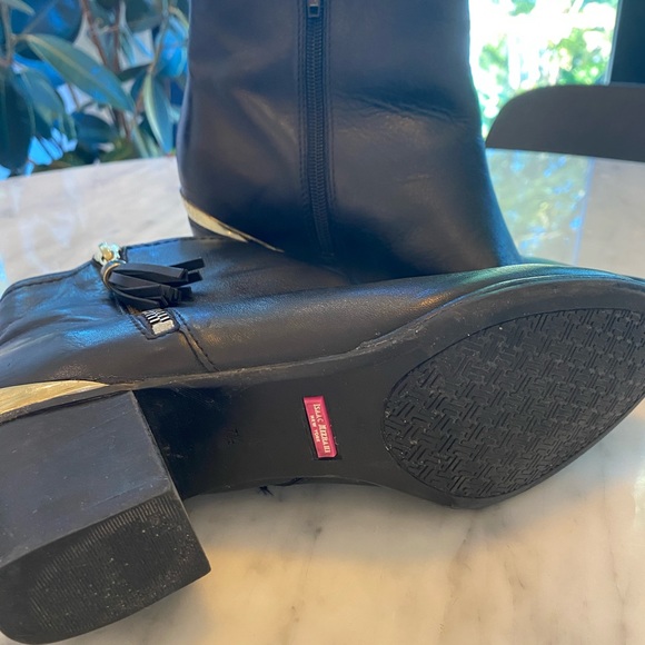 Isaac Mizrahi leather ankle boots - Picture 2 of 3